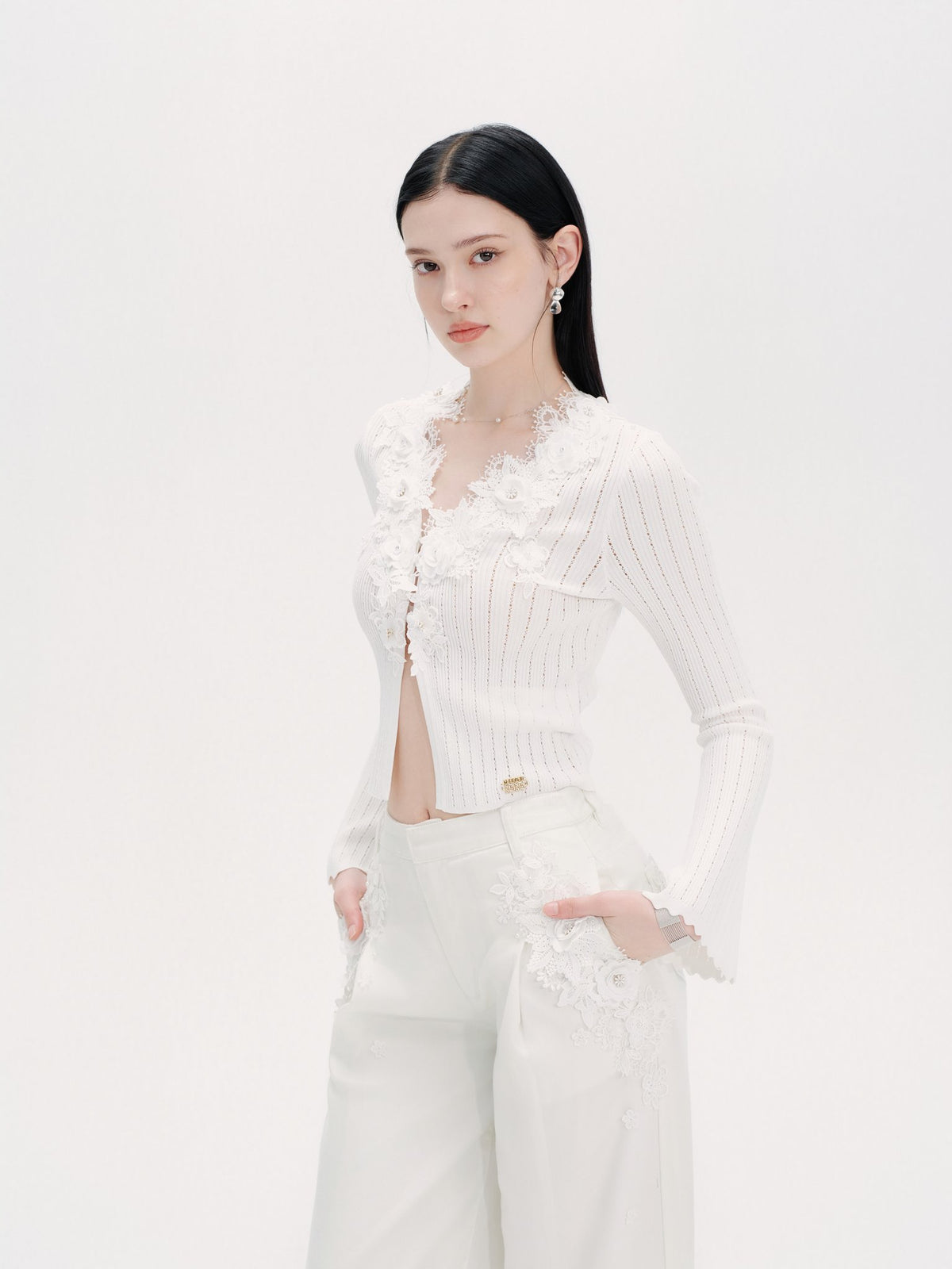 Pearl Wonderland 3D Embroidery Beaded Knit Cardigan White look