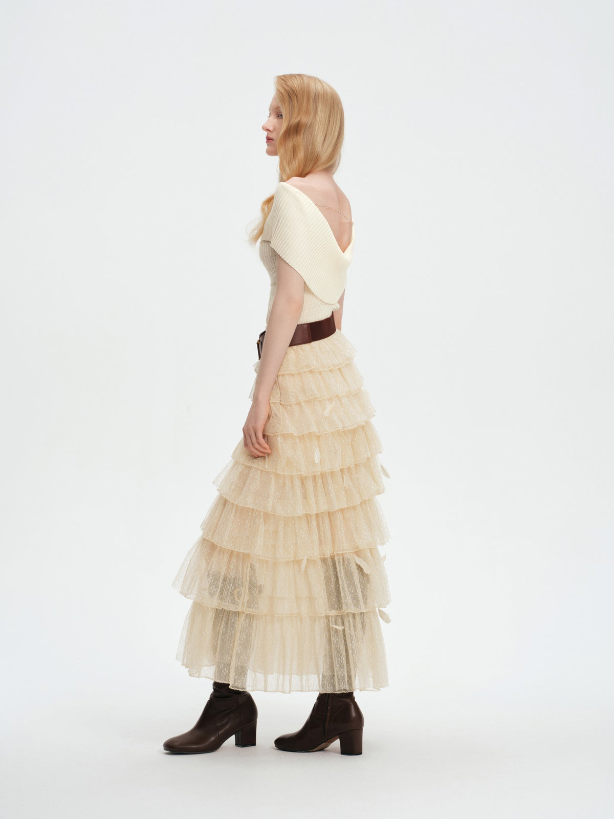 Pearl Wonderland Off-Shoulder Wool Top look 11