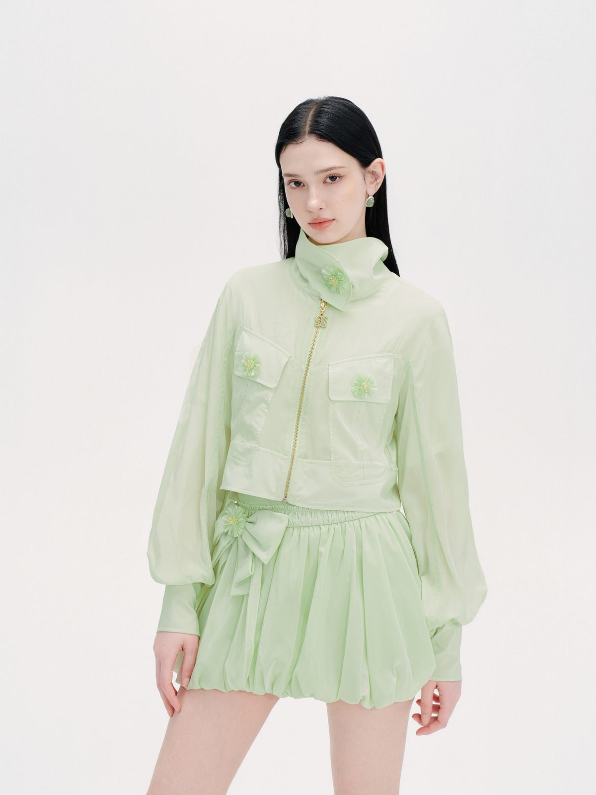 Riviera Green Beaded Bowknot Lantern Shorts styling detail