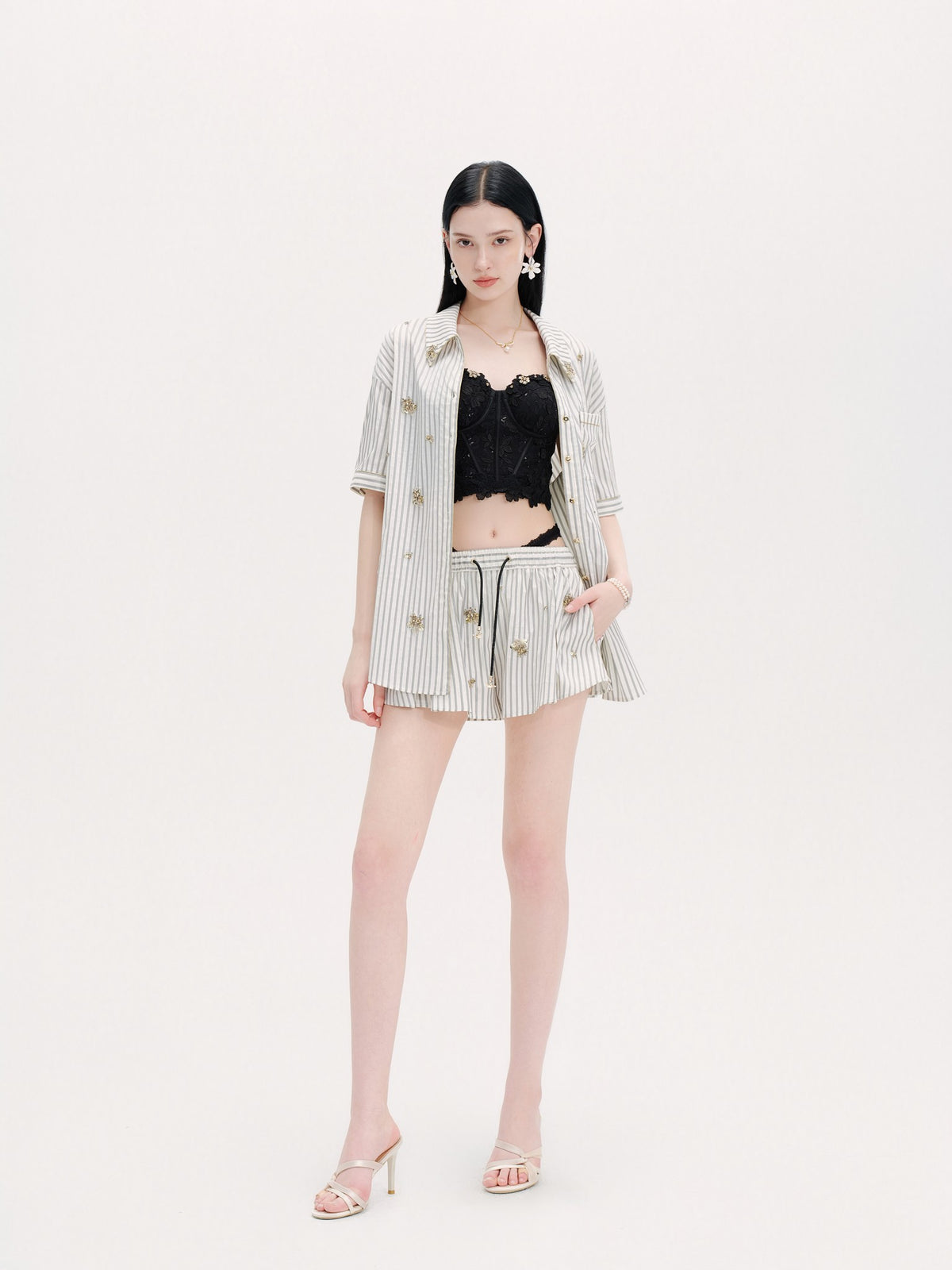 Riviera Black & White V-Neck Draped Relaxed Shirt full look