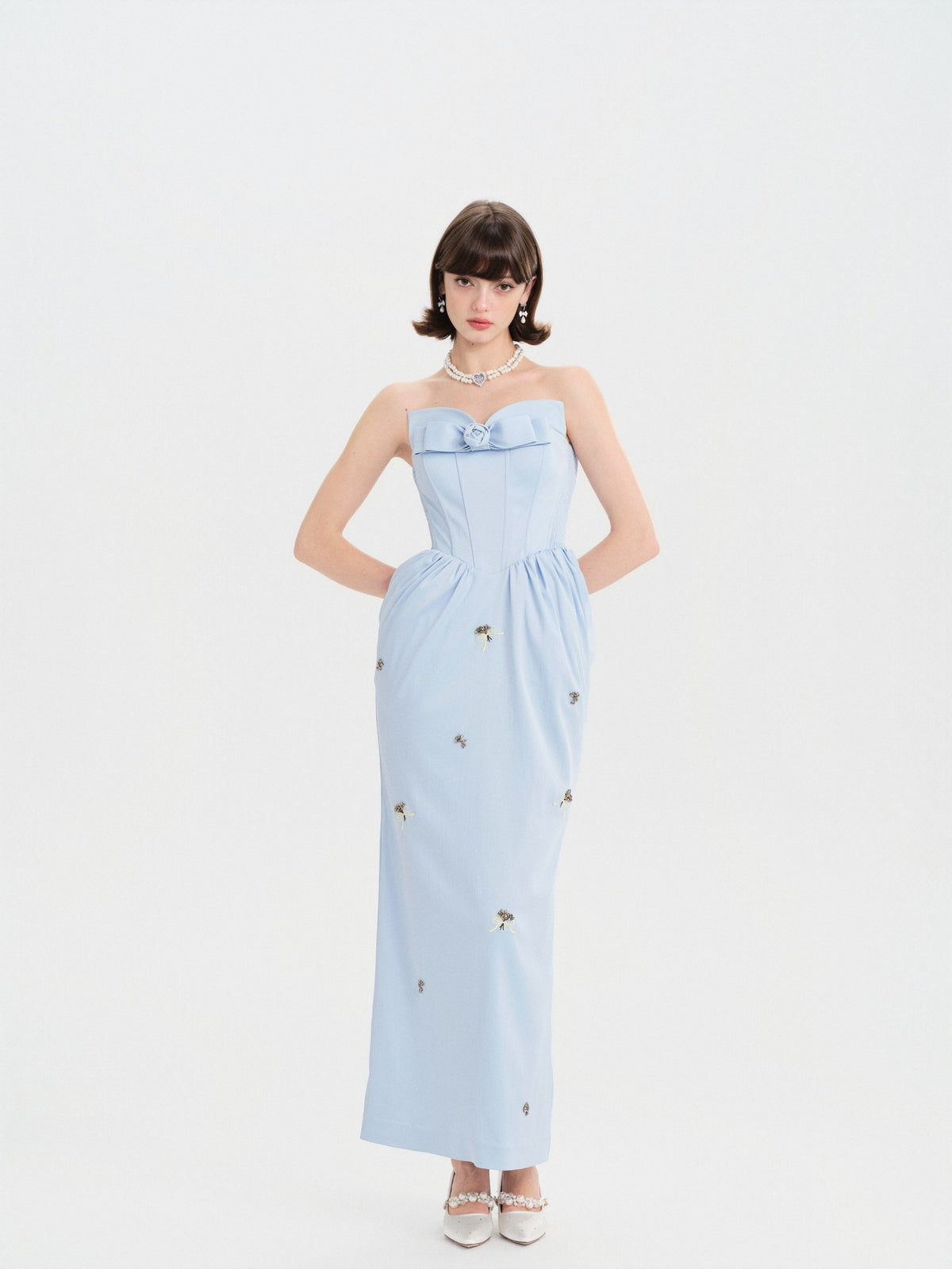 Pearl Wonderland Embroidered Bow Tube Dress styling