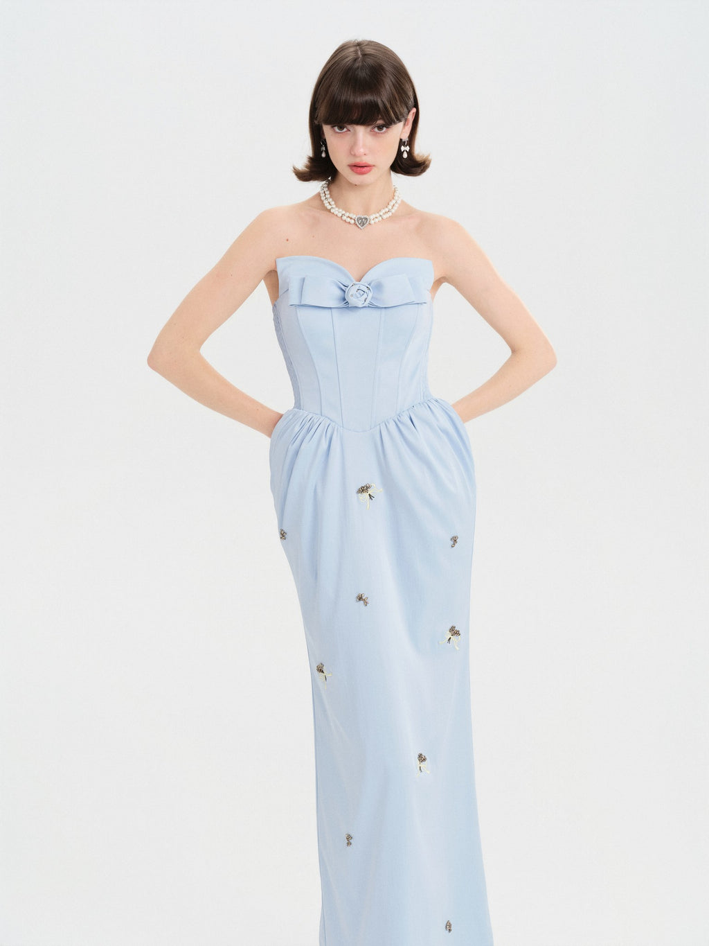 Pearl Wonderland Embroidered Bow Tube Dress back view
