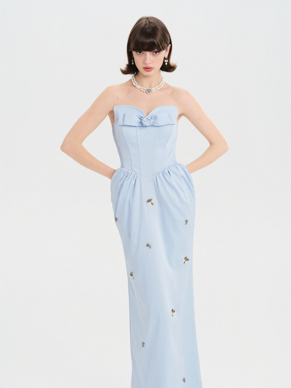 Pearl Wonderland Embroidered Bow Tube Dress back view
